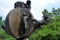 памятник апельсину